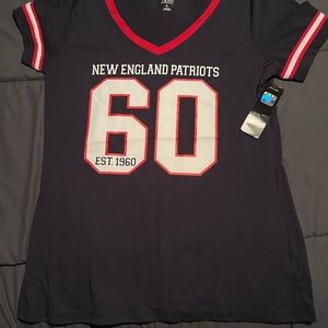 Women’s NWT New England Patriots V neck tshirt   Blue with white and red trim